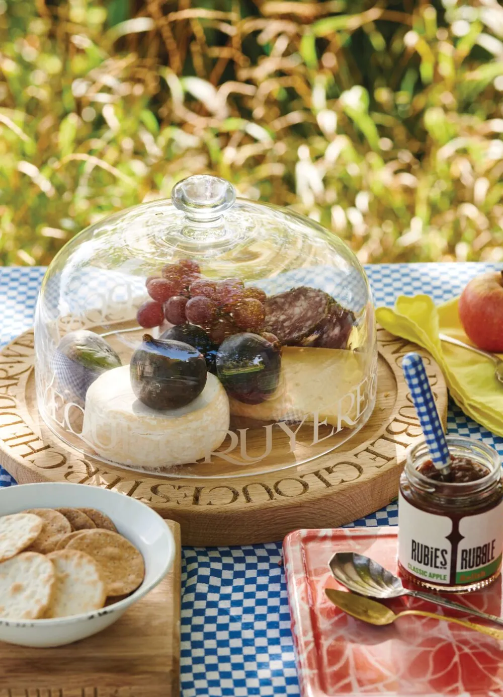 Black Toast Round Wooden Cheese Board