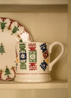 Christmas Crackers 1/2 Pint Mug