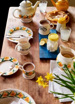Windblown Daffodils Medium Dish
