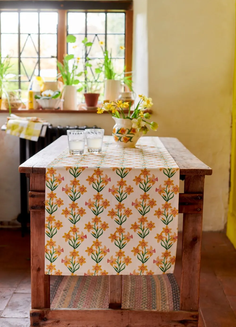Windblown Daffodils Runner